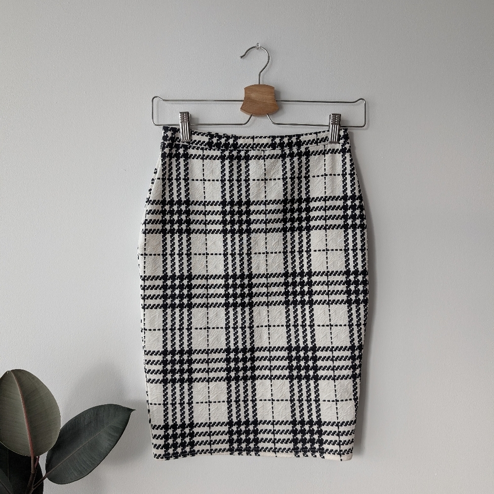 TFNC Plaid Mini Skirt Size S Black and White
